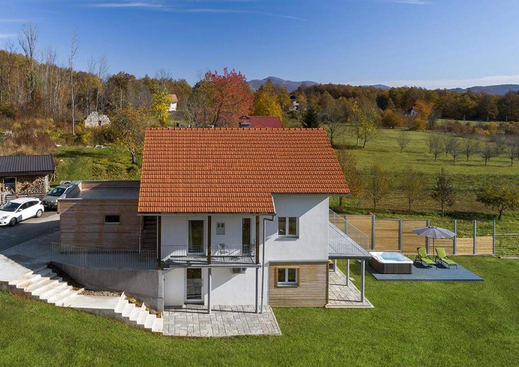 Velebit Lodge Lovinac  Eksteriør billede