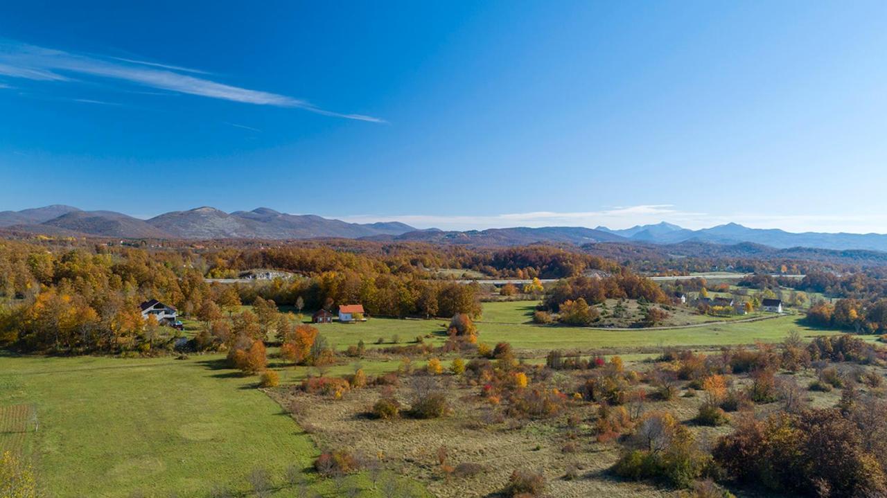 Velebit Lodge Lovinac  Eksteriør billede